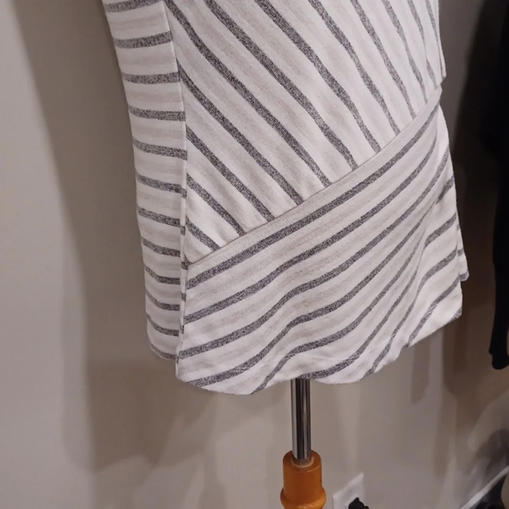 Banana Republic Pink/Gray Luxespun Twist Front Tank- Sz. Sm - Picture 4 of 8